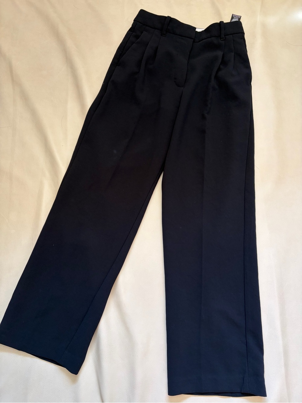 Wilfred Aritzia Effortless black crepette pants